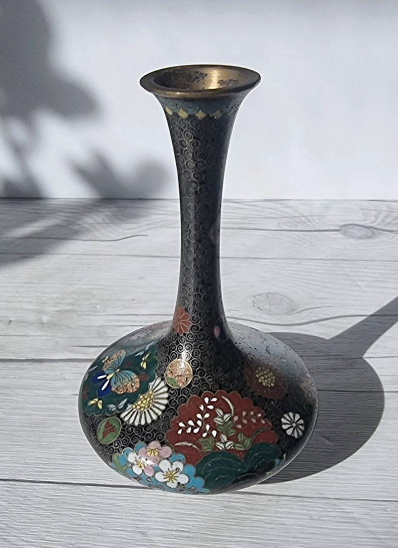 Haute Curature Takahara Komajiro Cloisonne Bud Vase Kyoto-Jippo ware, Late Meiji Era