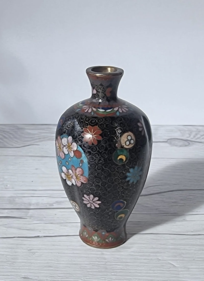 Haute Curature Takahara Komajiro Cloisonne 6 Lobed Vase, Late Meiji Era, Japanese