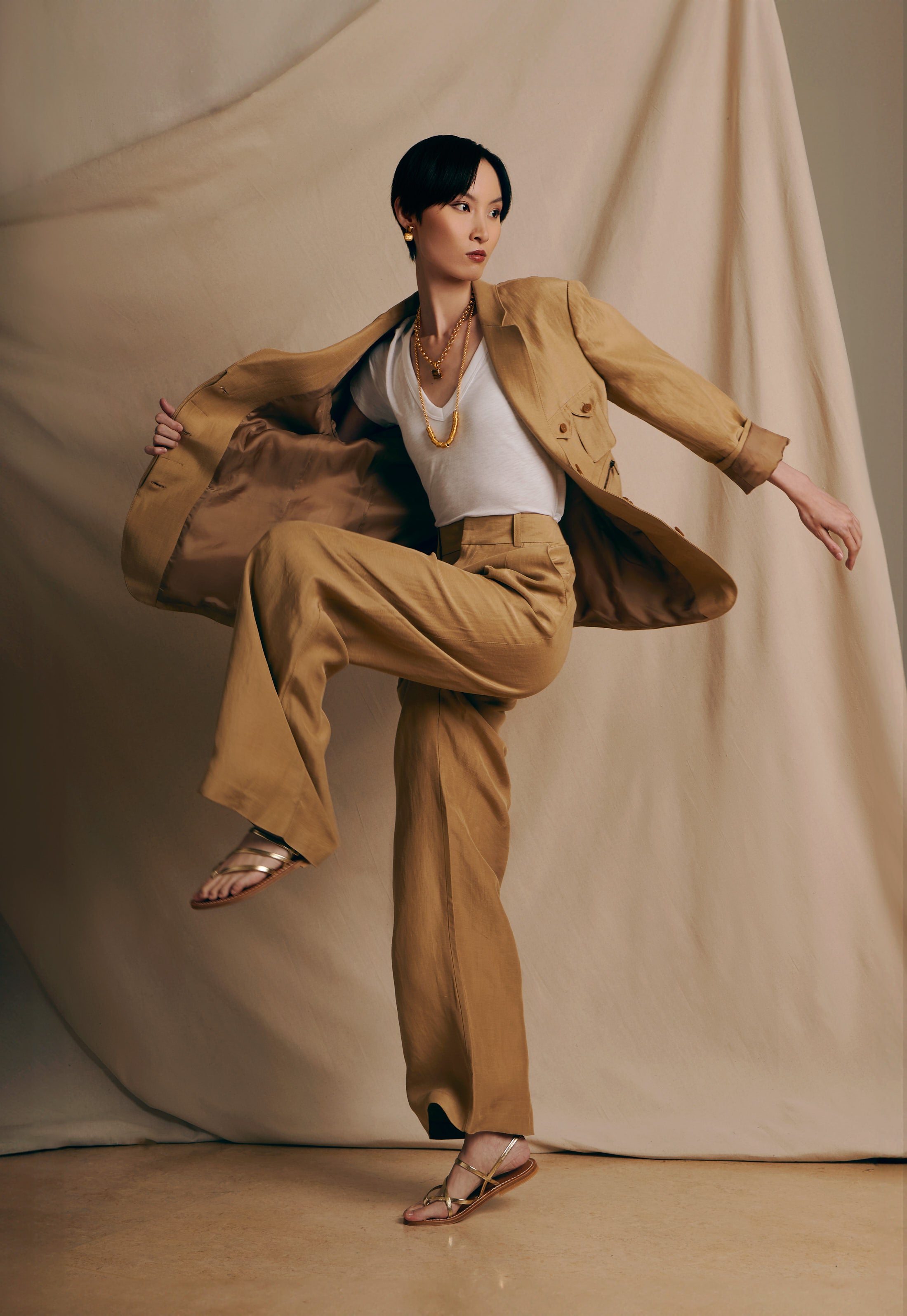 A Smythe Linen Suit featuring the Surplus Blazer and Pleated Trouser 