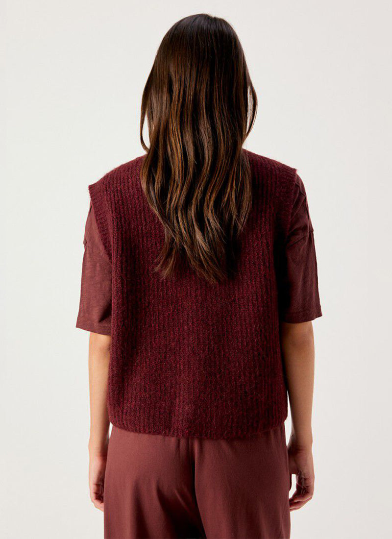 East Ribbed Sweater Vest