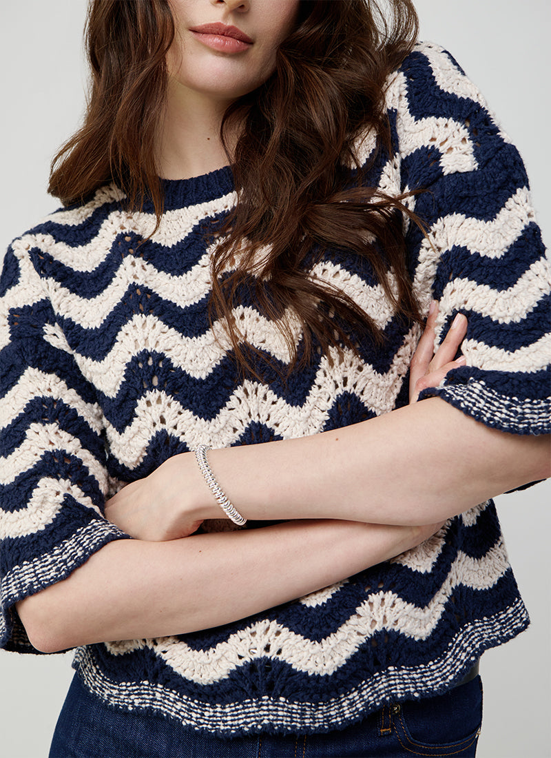 Zig Zag Stitch Short Sleeve Crew Top