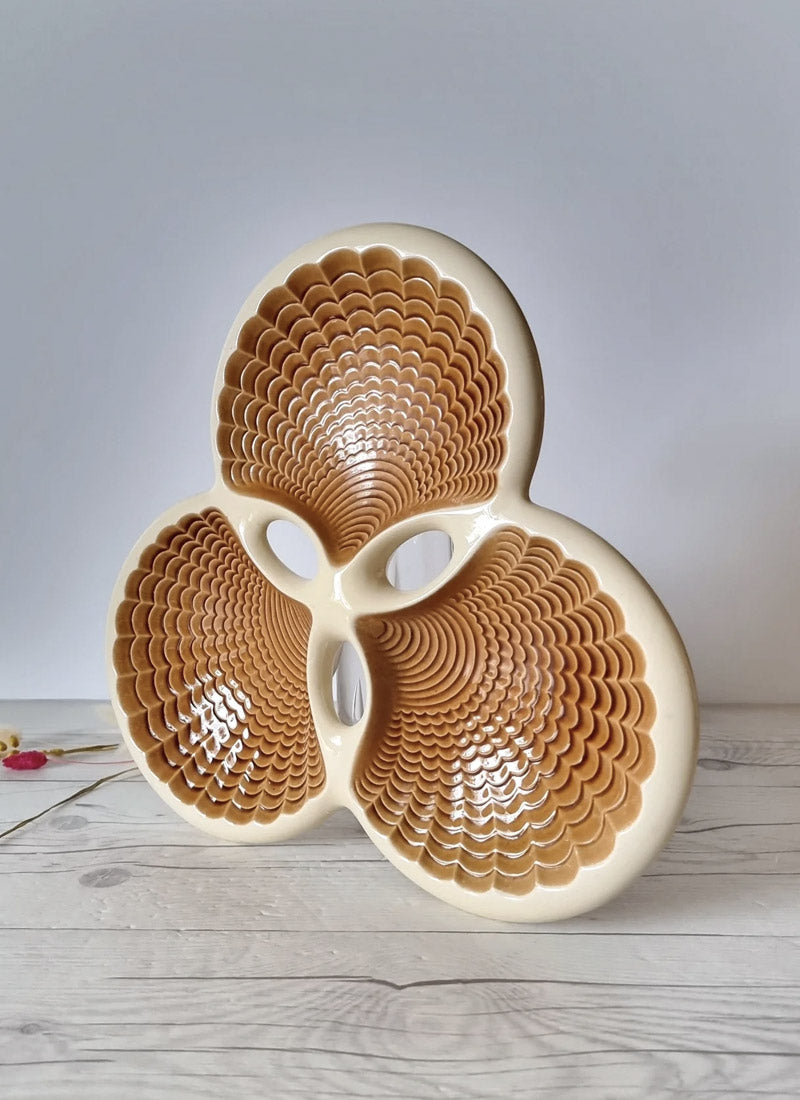 Haute Curature Verceram Ceramique Textured Modernist Tri-Section Clam Dish, 1950s