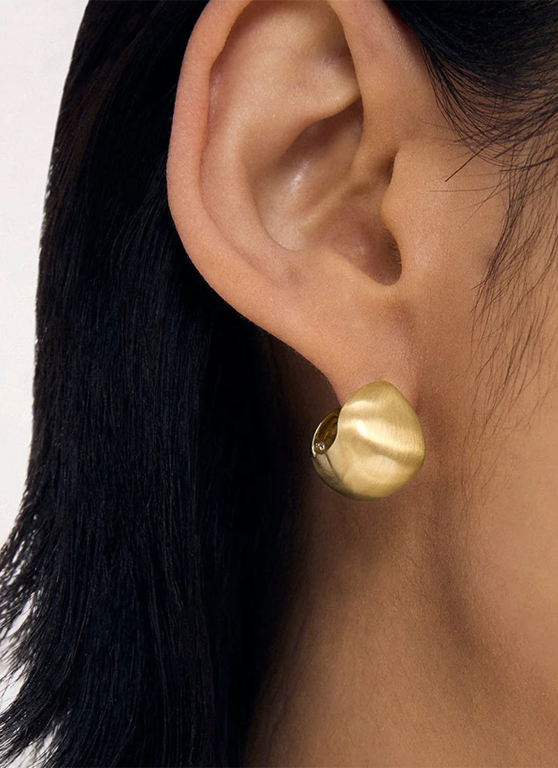 Serra Huggie Hoops