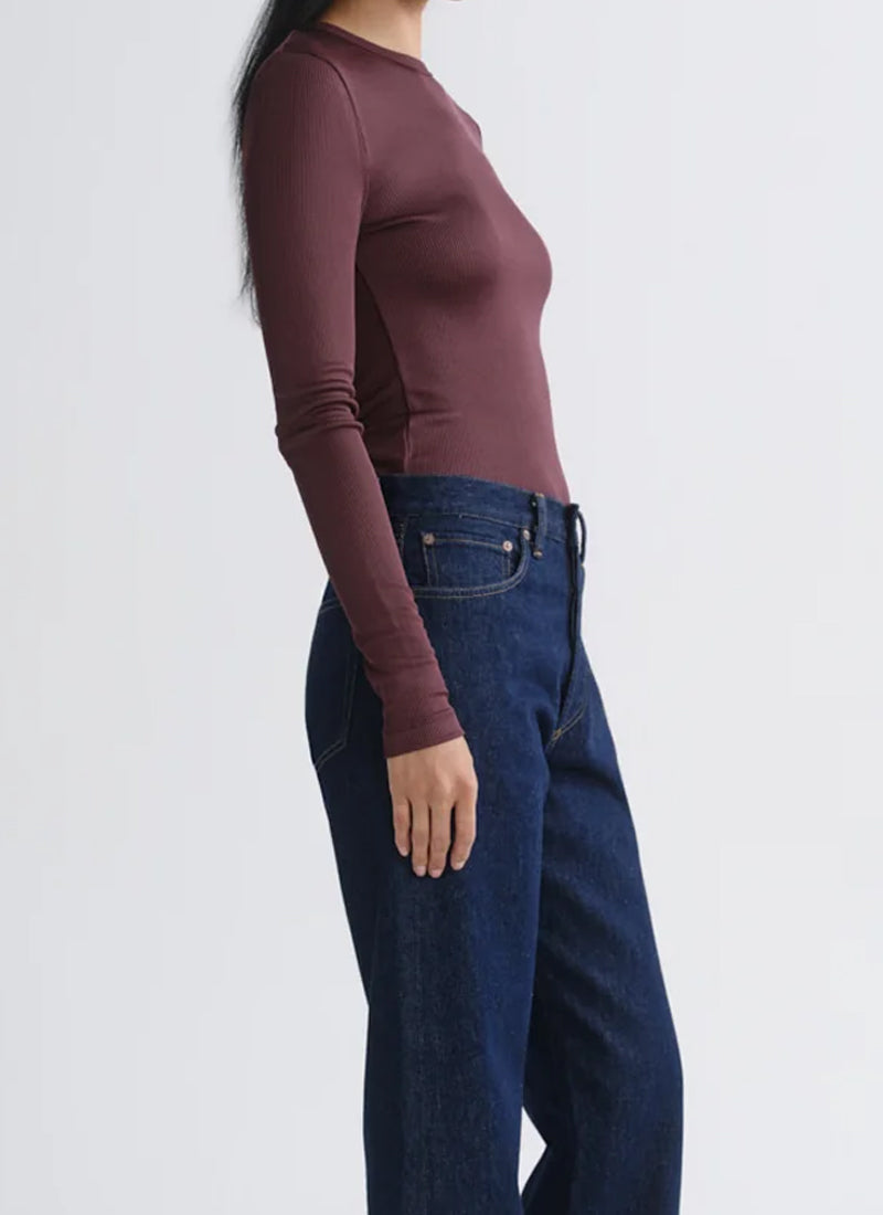 Delphi Slim Tee