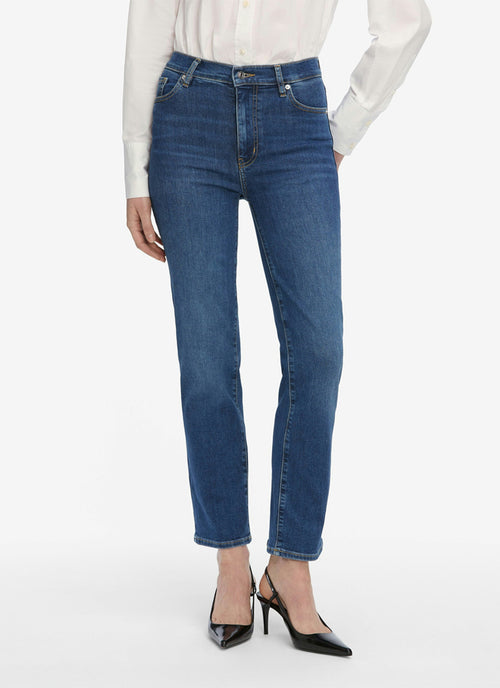 Le Sleek Straight Leg Jeans
