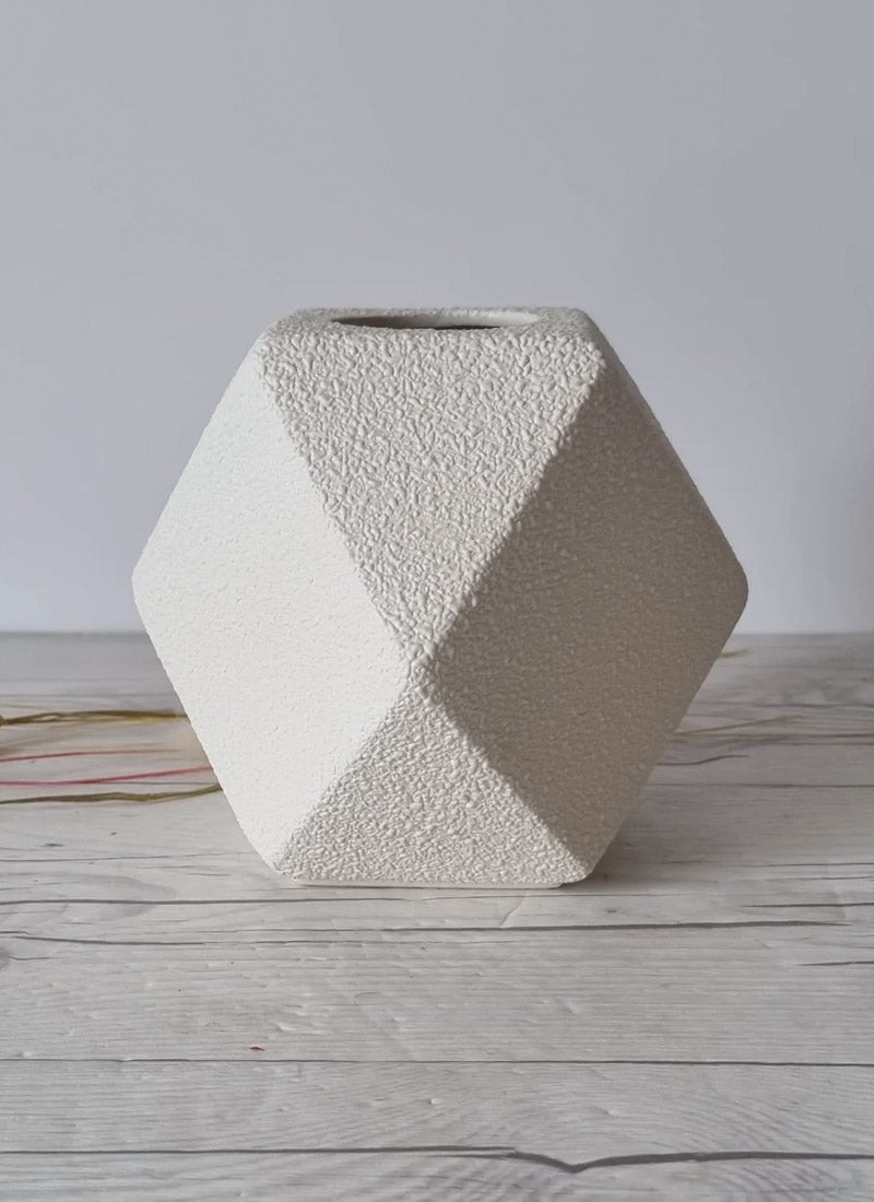 Hatue Curature Bertoncello Ceramiche Sasso Bianco, Modernist Sculptural Geometric Vase, 1960s-80s