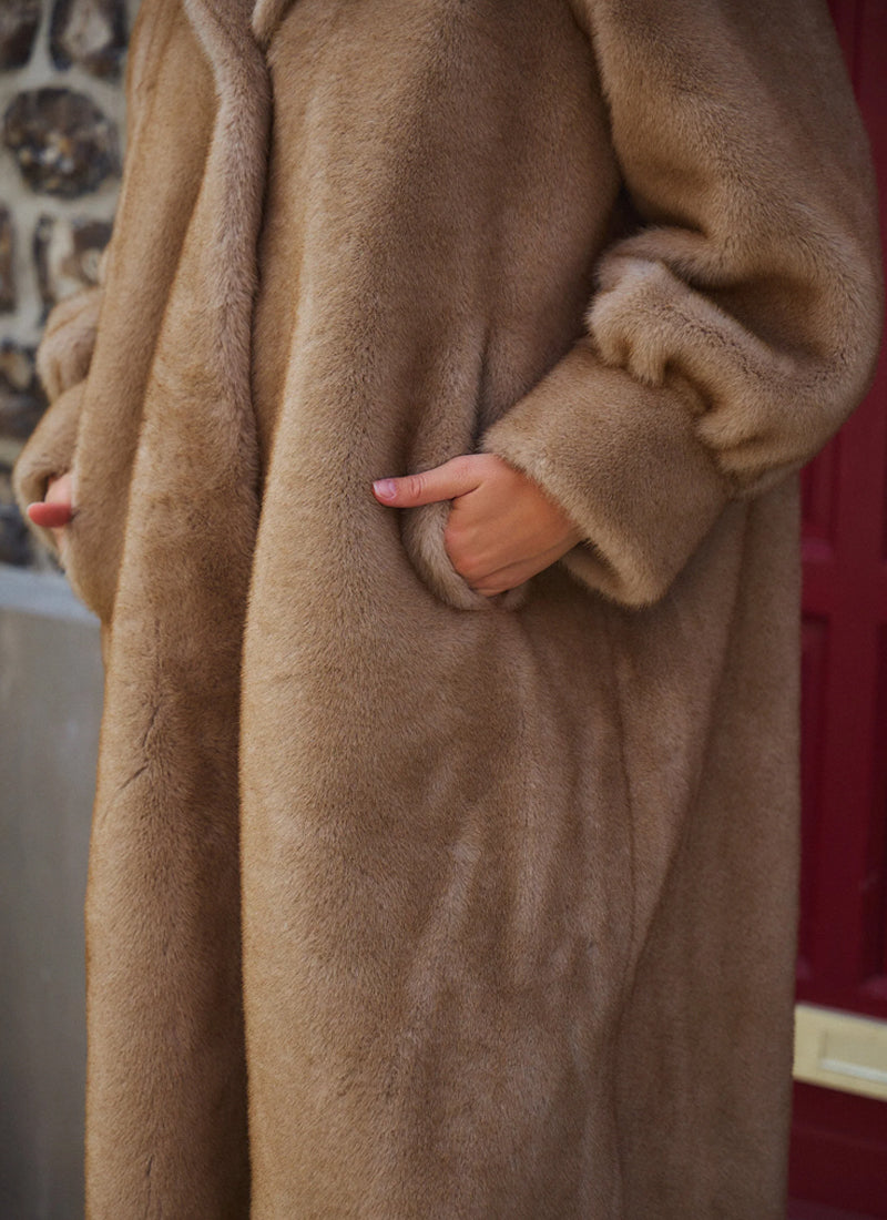 GIOVANNI Long Faux Fur Coat