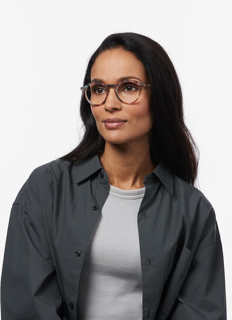 #D Reading Glasses in blue tortoise by IZIPIZI