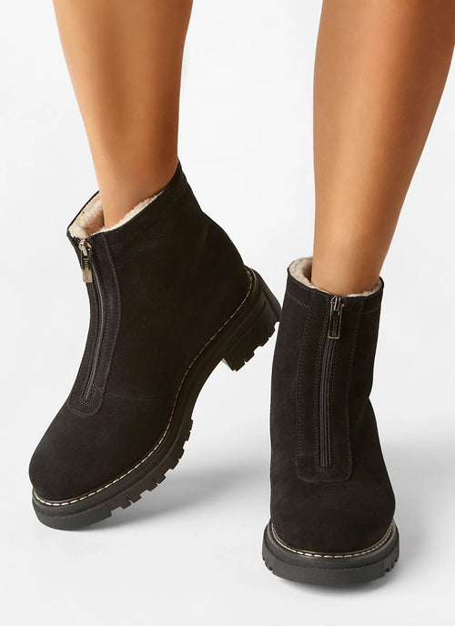 La Canadienne Delta Shearling Boot