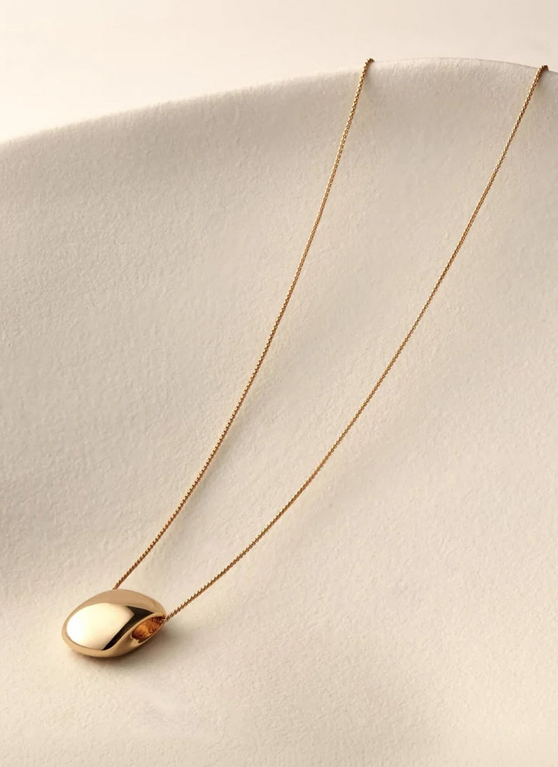 Leon Pendant Necklace