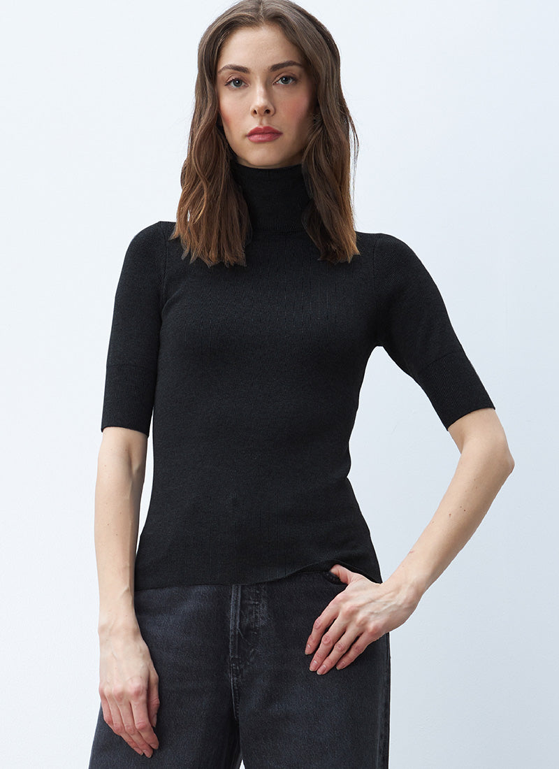 Line Dawn Short Sleeve Pullover