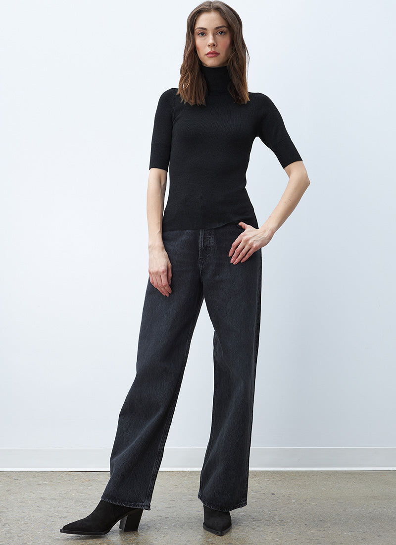 Line Dawn Short Sleeve Pullover