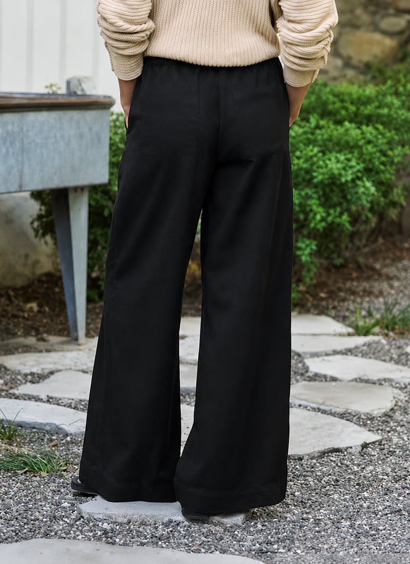 Madeline Patch Pocket Pull On Pant by Frank & Eileen at Andrews