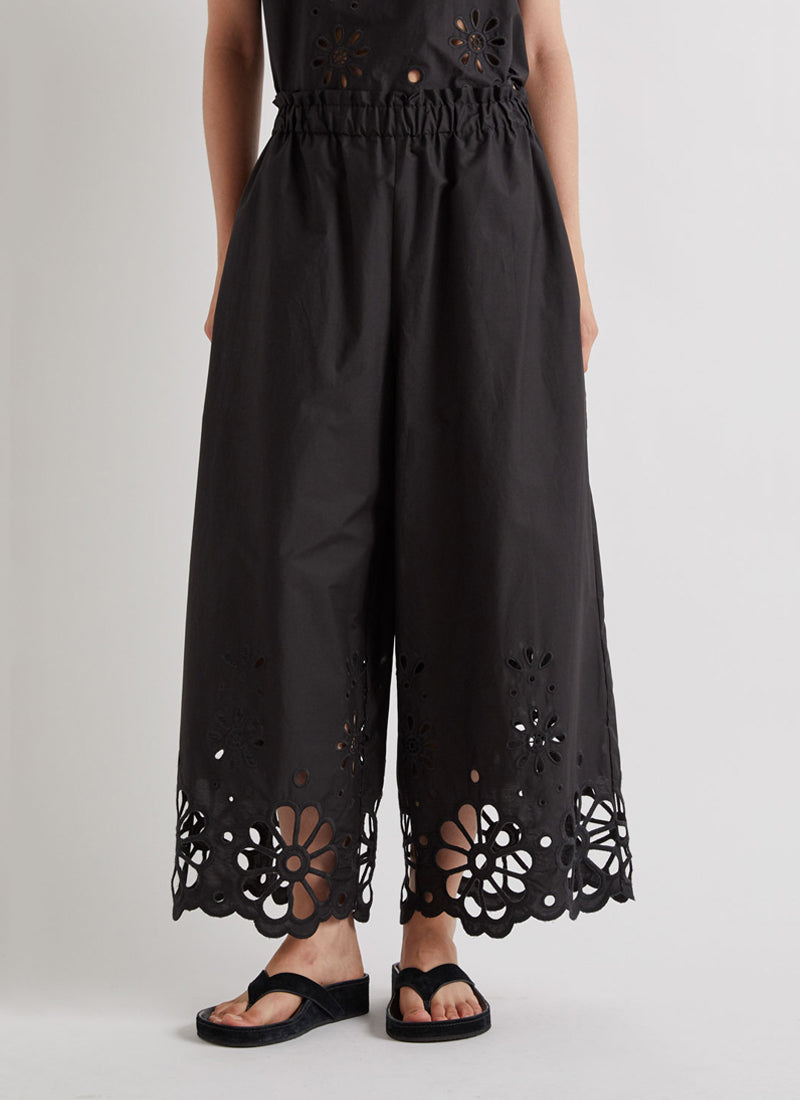 MEIMEIJ Eyelet Cropped Pull On Pant