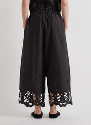 MEIMEIJ Eyelet Cropped Pull On Pant