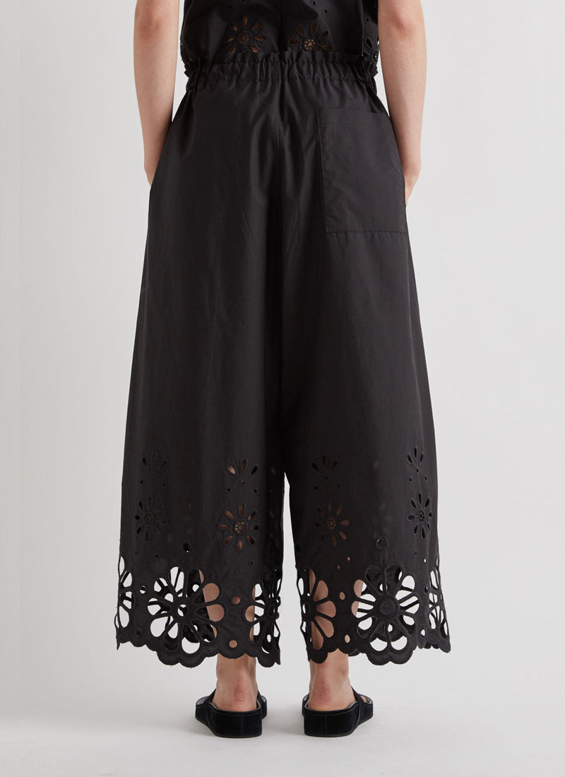 MEIMEIJ Eyelet Cropped Pull On Pant