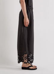 MEIMEIJ Eyelet Cropped Pull On Pant