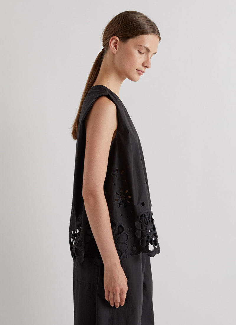 MEIMEIJ Sleeveless Eyelet Top
