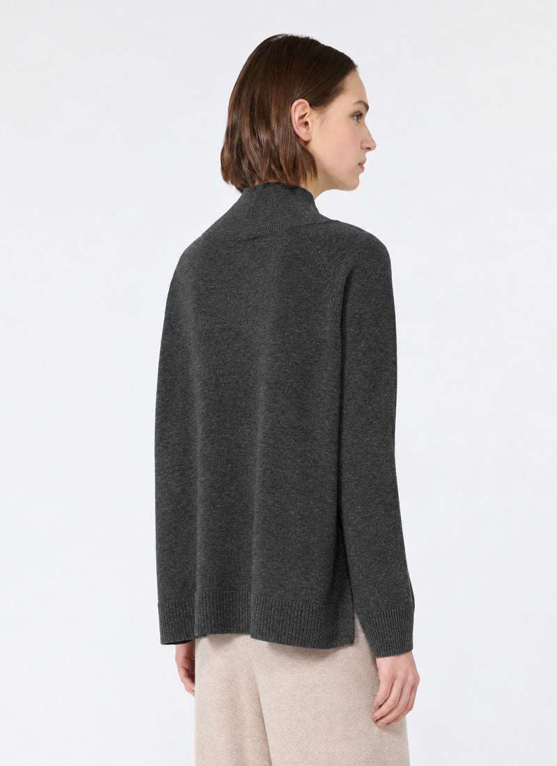Zarina Releaxed Knit Turtleneck