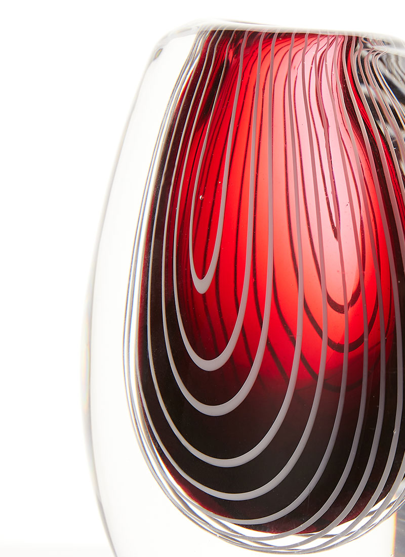 Haute Curature Vicke Lindstrand Modernist Red and White Stripe Sommerso Vase, 1950s